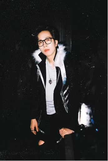 Bài đăng tuyển người yêu cho ViruSs của người quản lý lập tức gây chú ý, đặc biệt phản ứng của Ngân Sát Thủ đã làm người hâm mộ phấn khích.