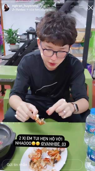 Lâu lâu mới xuất hiện nhưng phong độ điển trai của Việt Anh thì không hề suy giảm, thậm chí còn có vẻ gia tăng theo thời gian.