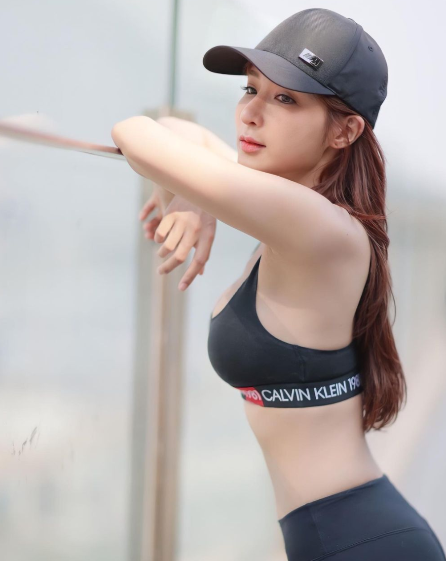 Sau khi tháo niềng, hiện tại người đẹp xứ Chùa Vàng đã hoàn toàn "lột xác" về ngoại hình, đặc biệt là nụ cười của cô khiến người đối diện "rụng rời chân tay".