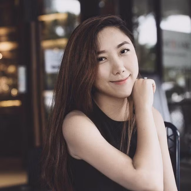 Dù không tham gia giới giải trí như Trấn Thành nhưng cô em gái Huỳnh Mi vẫn là một trong những cái tên nhận được nhiều chú ý.