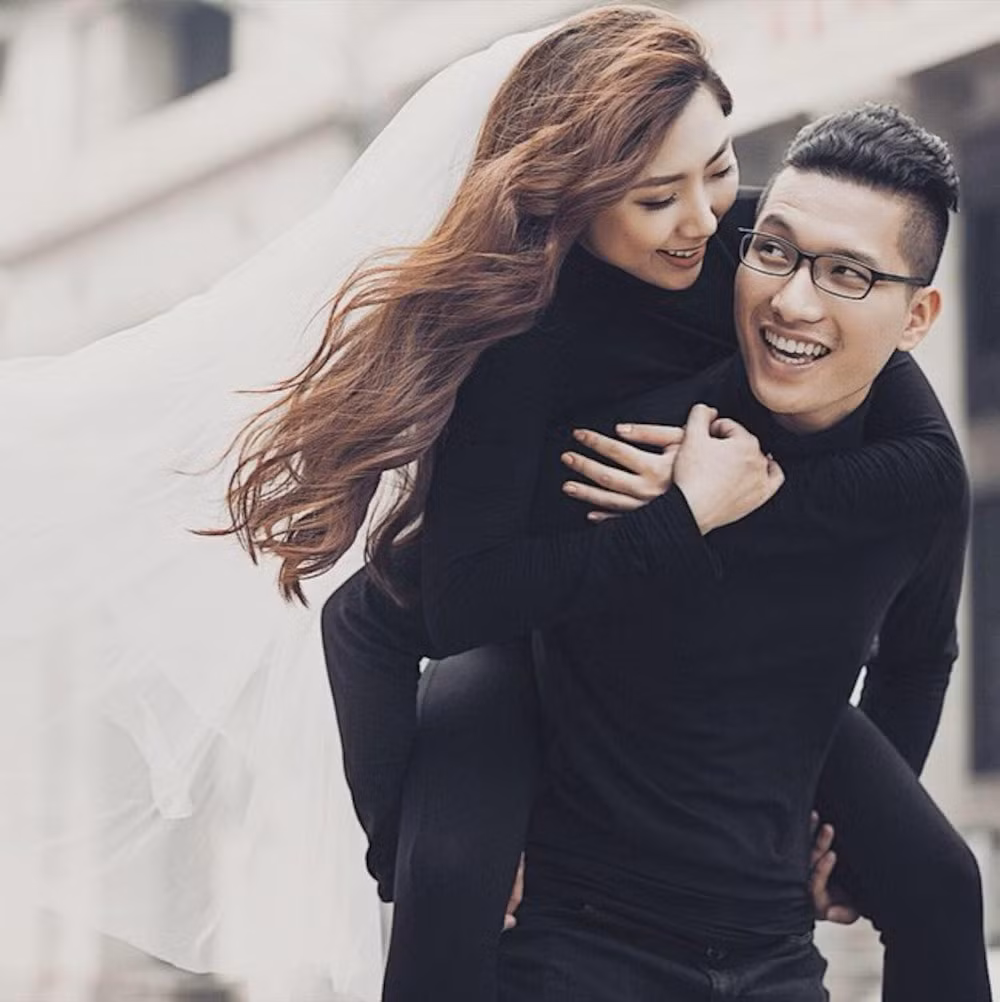 Có anh trai giàu có và cuộc sống hôn nhân viên mãn nên Huỳnh Mi được nhận xét ngày càng nhuận sắc.