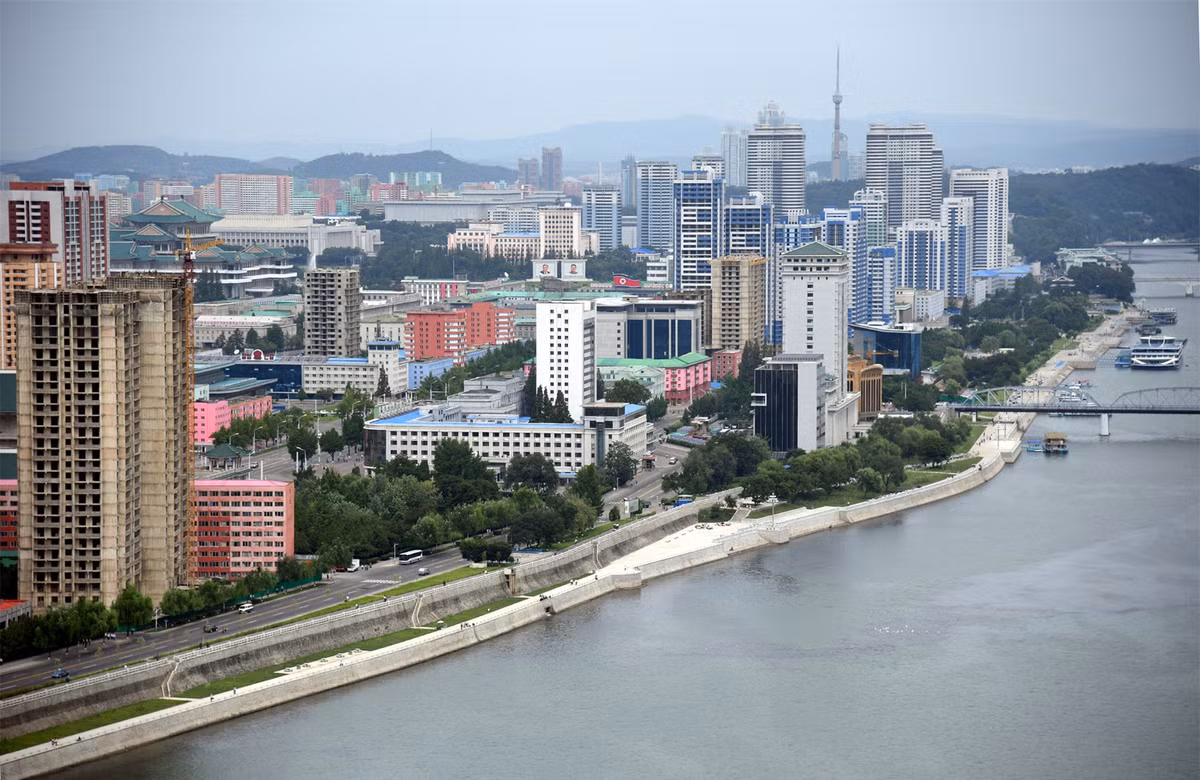 Đa phần các tòa nhà cao tầng ở Bình Nhưỡng là những chung cư, phục vụ nhu cầu về nhà ở cho người dân.