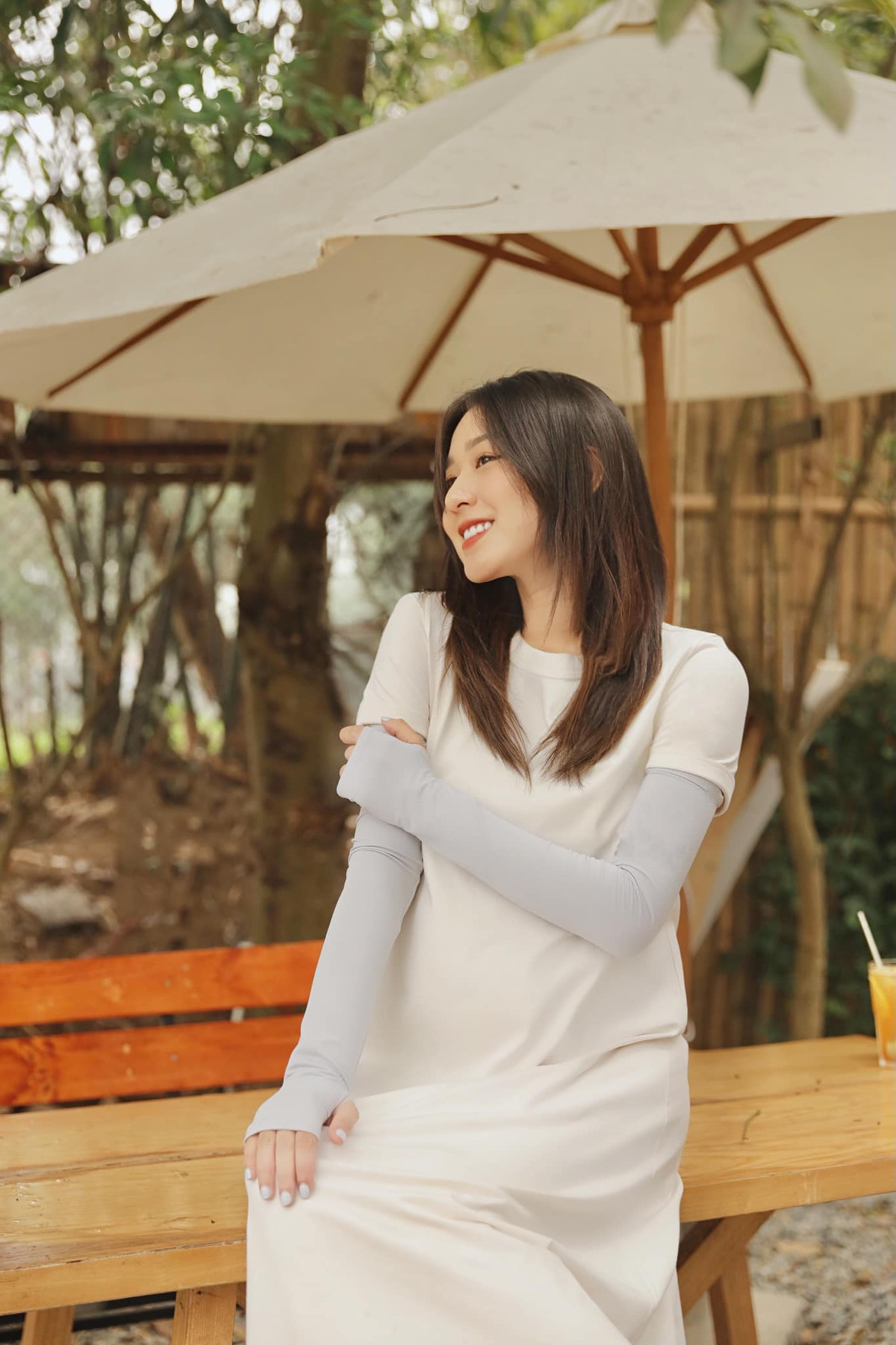 Lúc còn bầu bí Trang Lou vẫn xinh hết phần người khác, đặc biệt là vóc dáng của cô vẫn cứ thon gọn dù chuẩn bị hạ sinh bé thứ 2.