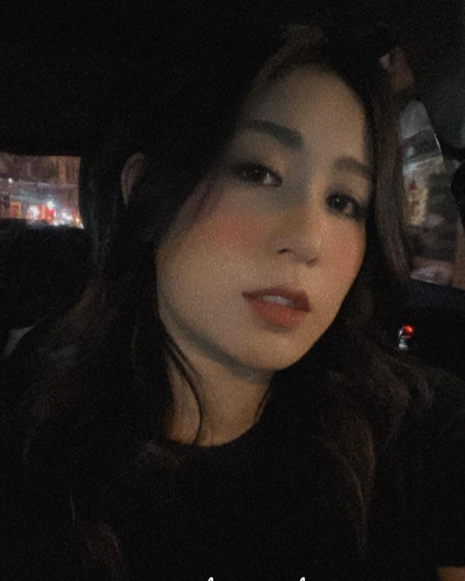 Mọi ấn tượng không đẹp về một bà mẹ "bỉm sữa" dường như không xuất hiện ở Trang Lou. Làn da mịn màng, tươi tắn của cô nàng luôn hiện hữu dù trước hay sau sinh con.