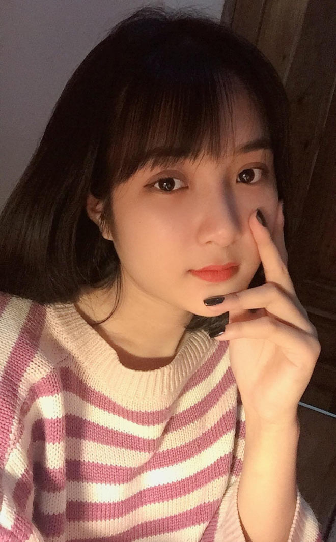 Nga Linh là sinh viên năm cuối khoa Ngoại ngữ, chuyên ngành Sư phạm Tiếng Anh, trường Đại học Hồng Đức (Thanh Hoá).