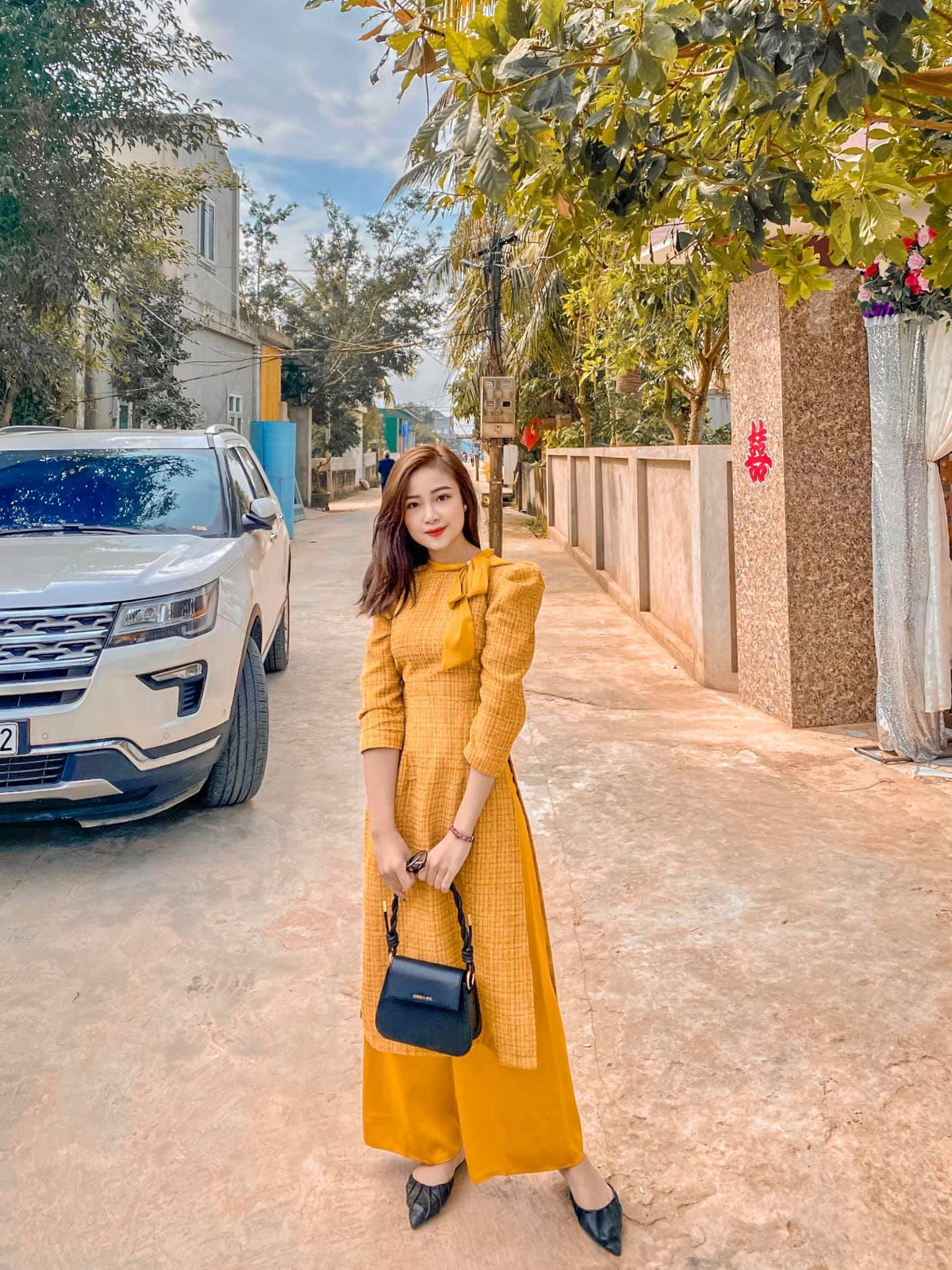 Trước đó, Nhật Linh đã nhiều lần khiến fan xuýt xoa về nhan sắc khi đăng ảnh cùng chồng con đi chơi, đi du lịch.