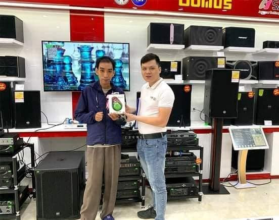 Nhiều người còn gọi anh H.N là "thánh tham dự sự kiện" bởi tần suất anh đến các sự kiện quá dày đặc.