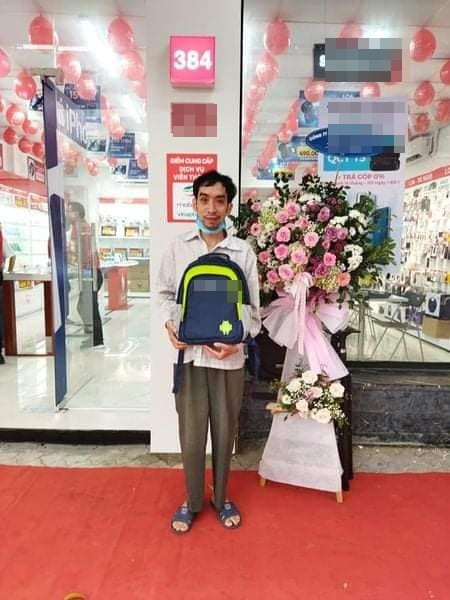 "Hiện tượng mạng" này nhanh chóng nhận về nhiều lượt quan tâm của nhiều người. Bởi lẽ khó có ai có thể chăm chỉ đi sự kiện một cách thường xuyên như anh H.N.