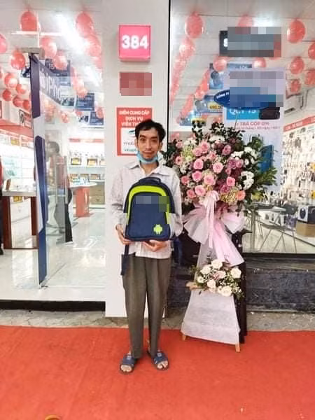 "Hiện tượng mạng" này nhanh chóng nhận về nhiều lượt quan tâm của nhiều người. Bởi lẽ khó có ai có thể chăm chỉ đi sự kiện một cách thường xuyên như anh H.N.