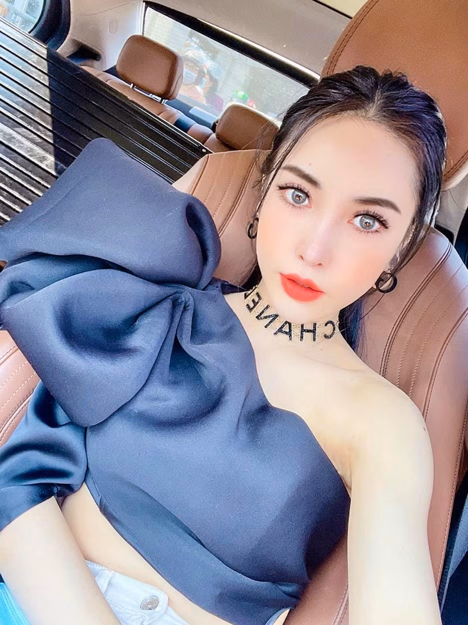 Dù còn trẻ tuổi, Hoàng Hà Anh đã đạt được những thành công nhất định trong sự nghiệp và cuộc sống, đặc biệt là trong lĩnh vực kinh doanh.