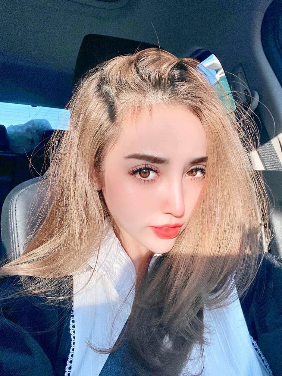 Hoàng Hà Anh hiện là một trong những hot girl mới nổi thời gian gần đây, cô nàng đang được quan tâm trong cộng đồng giới trẻ.