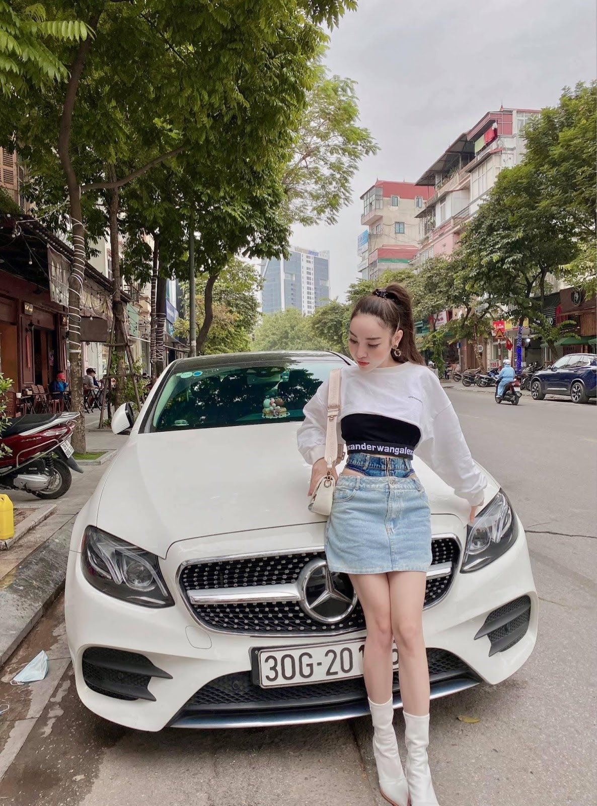 Hot girl 9x Hoàng Hà Anh sinh ngày 07/05/1996, hiện nay, cô nàng đang sinh sống và làm việc tại Hà Nội.