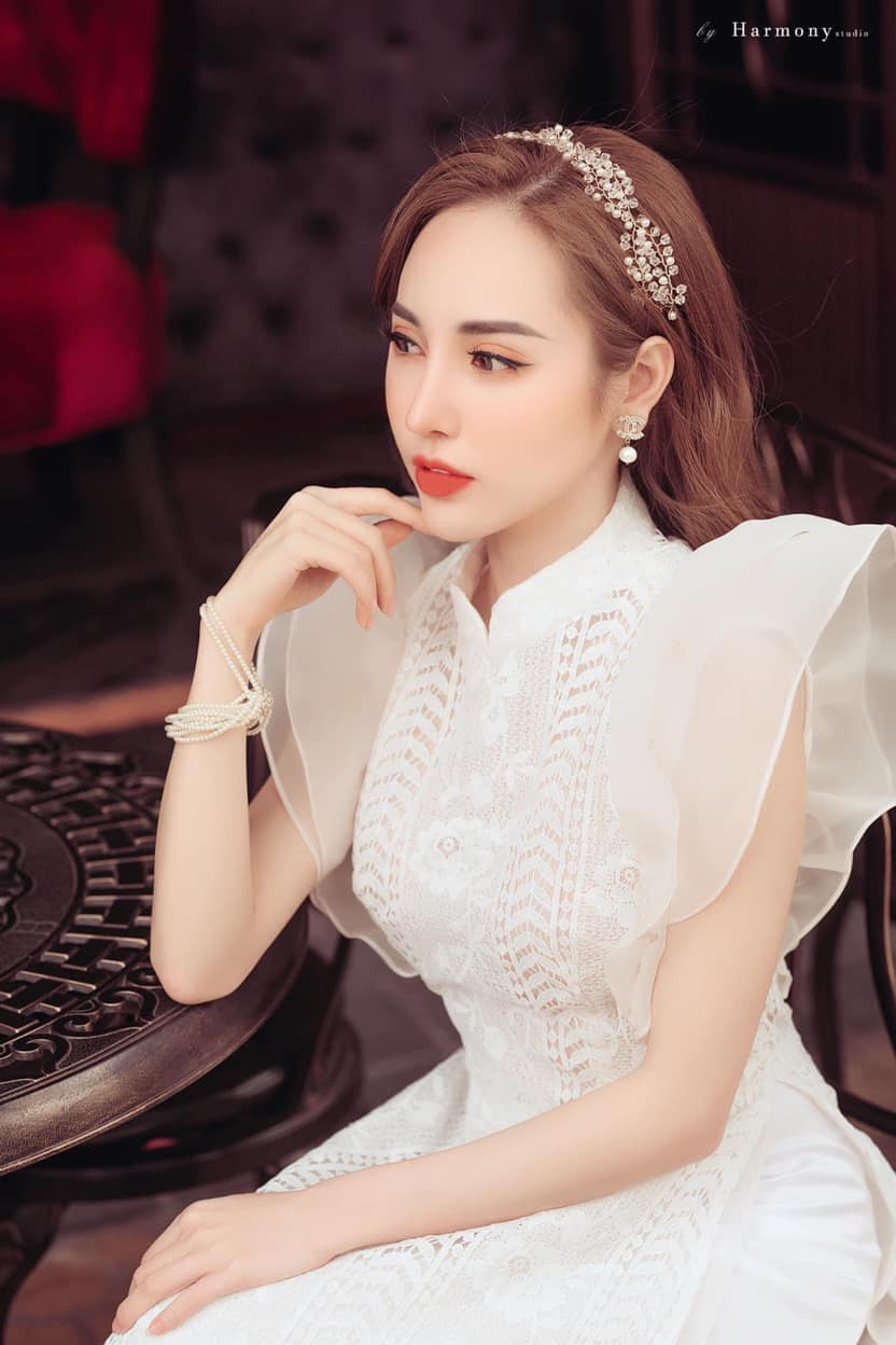 Gương mặt xinh đẹp, vóc dáng thon gọn chính là ưu thế giúp cho Hoàng Hà Anh gặt hái được nhiều thành công trong công việc. Ảnh: FBNV