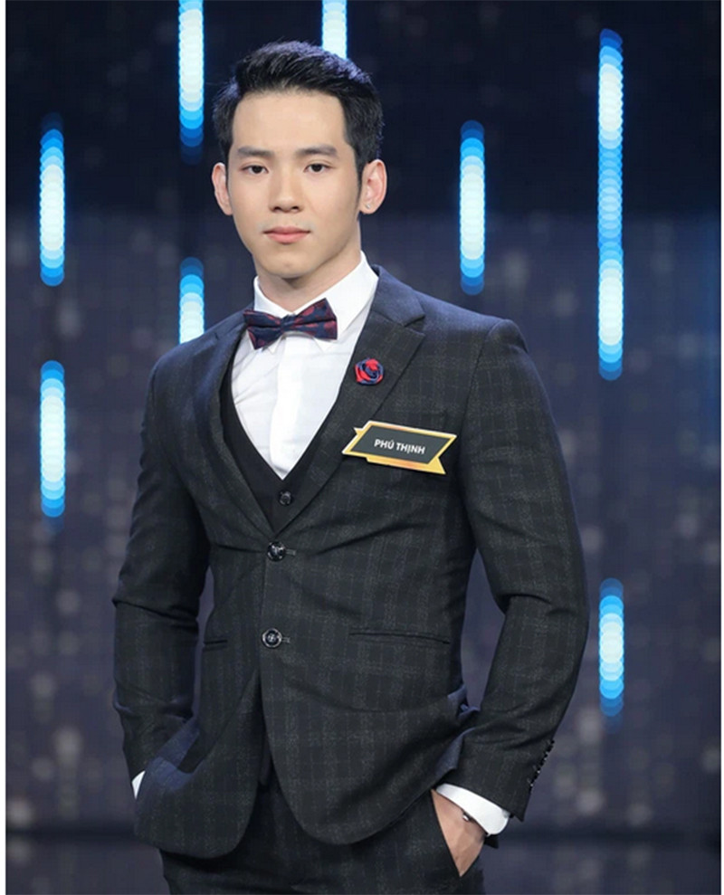 Qua tìm hiểu về danh tính, nhiều người mới ngớ người ra bởi đây chính là cái tên quen mặt trong Người ấy là ai mùa 3. Hot boy ảnh CCCD không ai khác đó là ông bố 1 con Phú Thịnh.