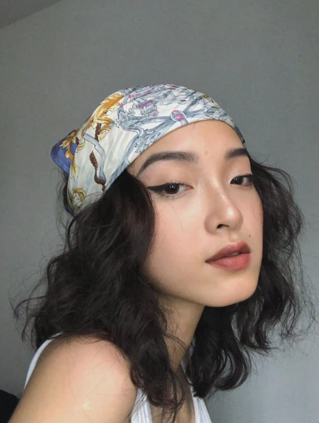 Một hot girl khác cũng gây sốt khi có nét mặt giống Châu Bùi là Vũ Khánh Linh (sinh năm 2002), đến từ Hà Nội.