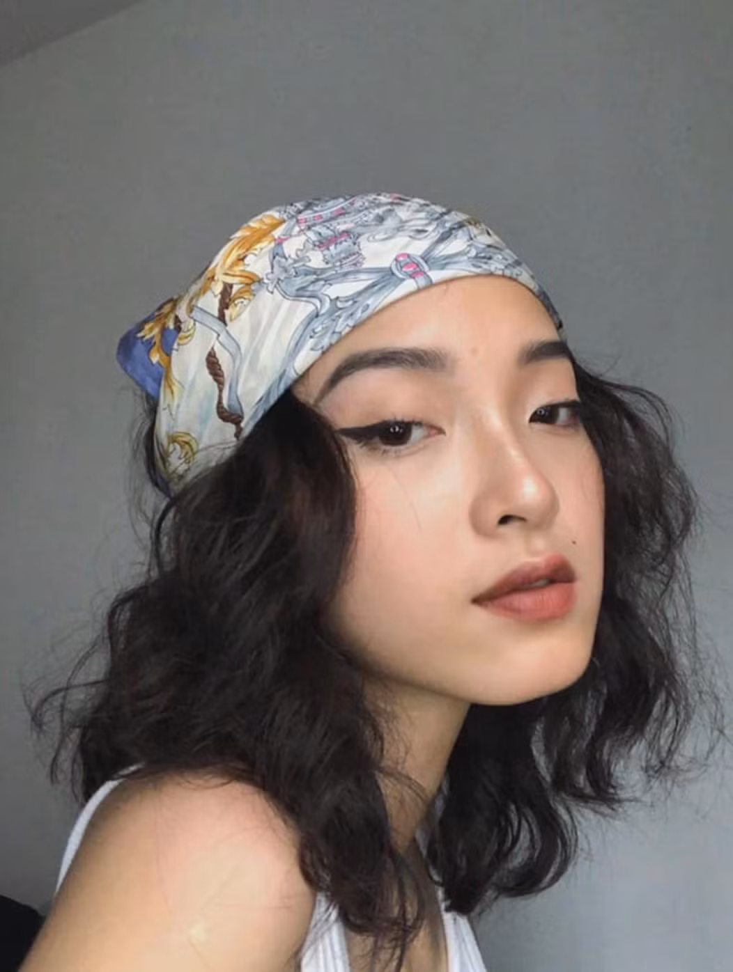 Một hot girl khác cũng gây sốt khi có nét mặt giống Châu Bùi là Vũ Khánh Linh (sinh năm 2002), đến từ Hà Nội.