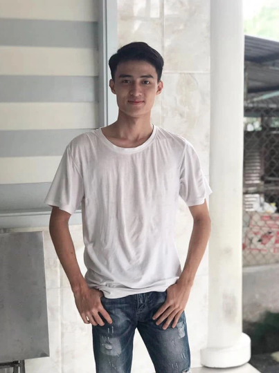 Trước Đạt, Trương Hoài Phong - nam sinh ngành Dược đến từ Kiên Giang cũng đã bất ngờ nổi tiếng theo cách tương tự.