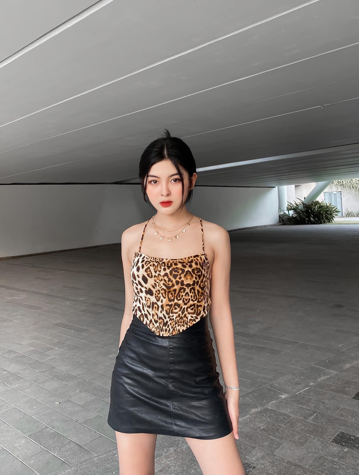 DuMi khiến cư dân mạng không khỏi "rúng động" trước nhan sắc xinh đẹp của mình, cũng từ đây mà nhiều người đã xôn xao truy tìm "info" của cô nàng.