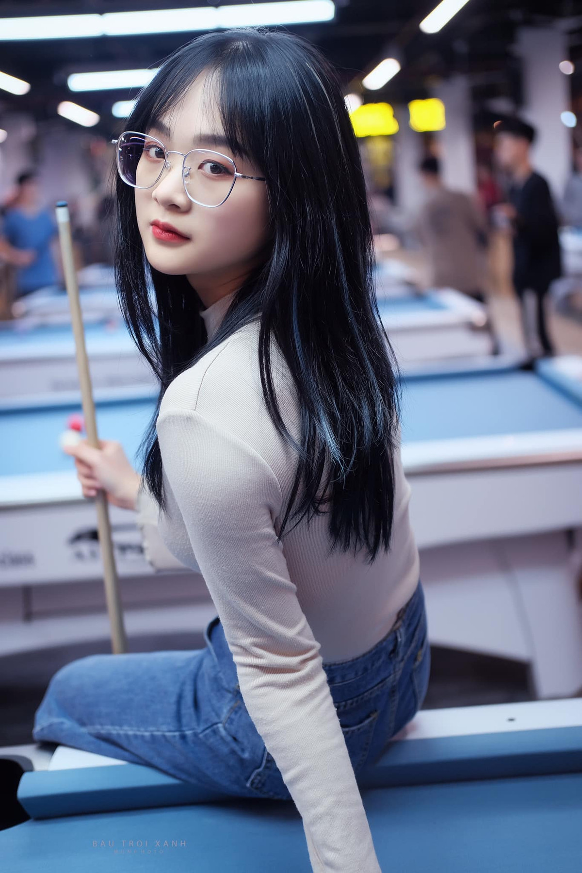 Với sức ảnh hưởng của TikTok, những video clip mà hot girl 2k đăng tải về cách chơi bida hoặc "troll" bạn bè đều nhận được tương tác lớn, thậm chí trở thành "hot trend".