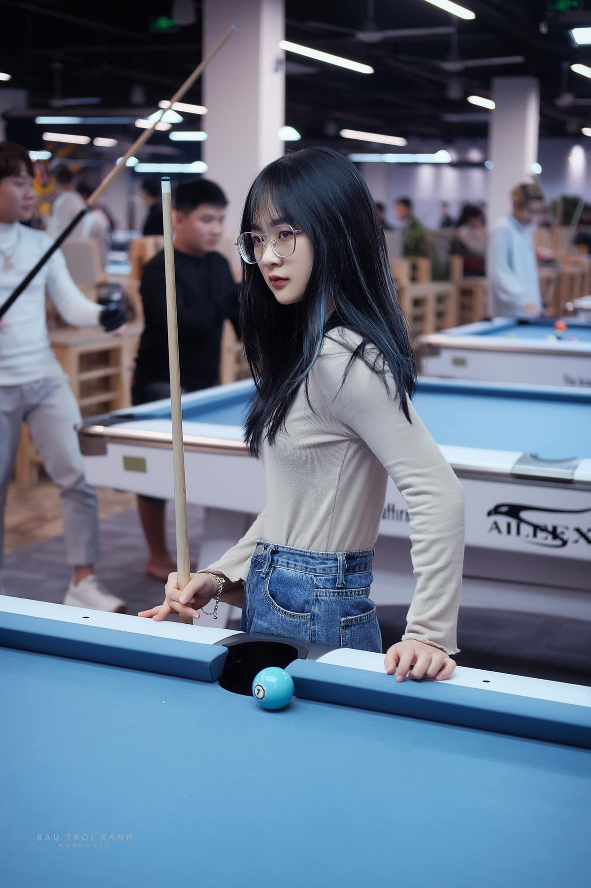 Cô nàng dân tộc Tày có năng khiếu và niềm yêu thích với bộ môn bida từ nhỏ bởi gia đình mở dịch vụ kinh doanh môn thể thao này.