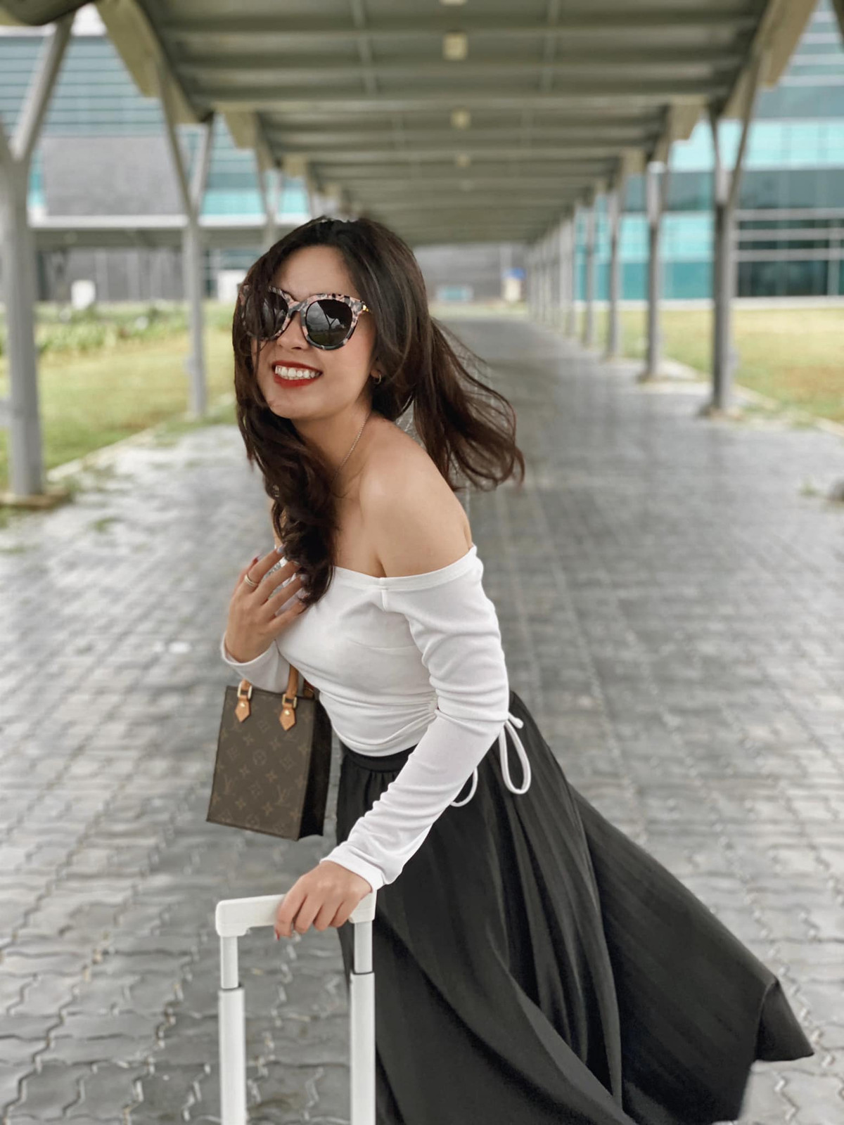 Theo Thanh Ngân cho biết, bố cô nàng này làm kinh doanh còn mẹ làm y tá kinh tế tạm gọi là đầy đủ để cho cô học tập tại một môi trường như ĐH RMIT.