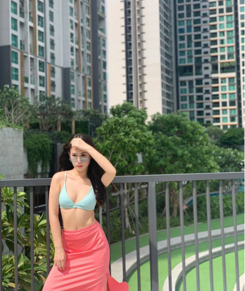 Dù đã qua tuổi 30 nhưng hot girl đình đám ngày nào vẫn luôn khẳng định được sắc vóc xinh đẹp, quyến rũ luôn trường tồn với thời gian.