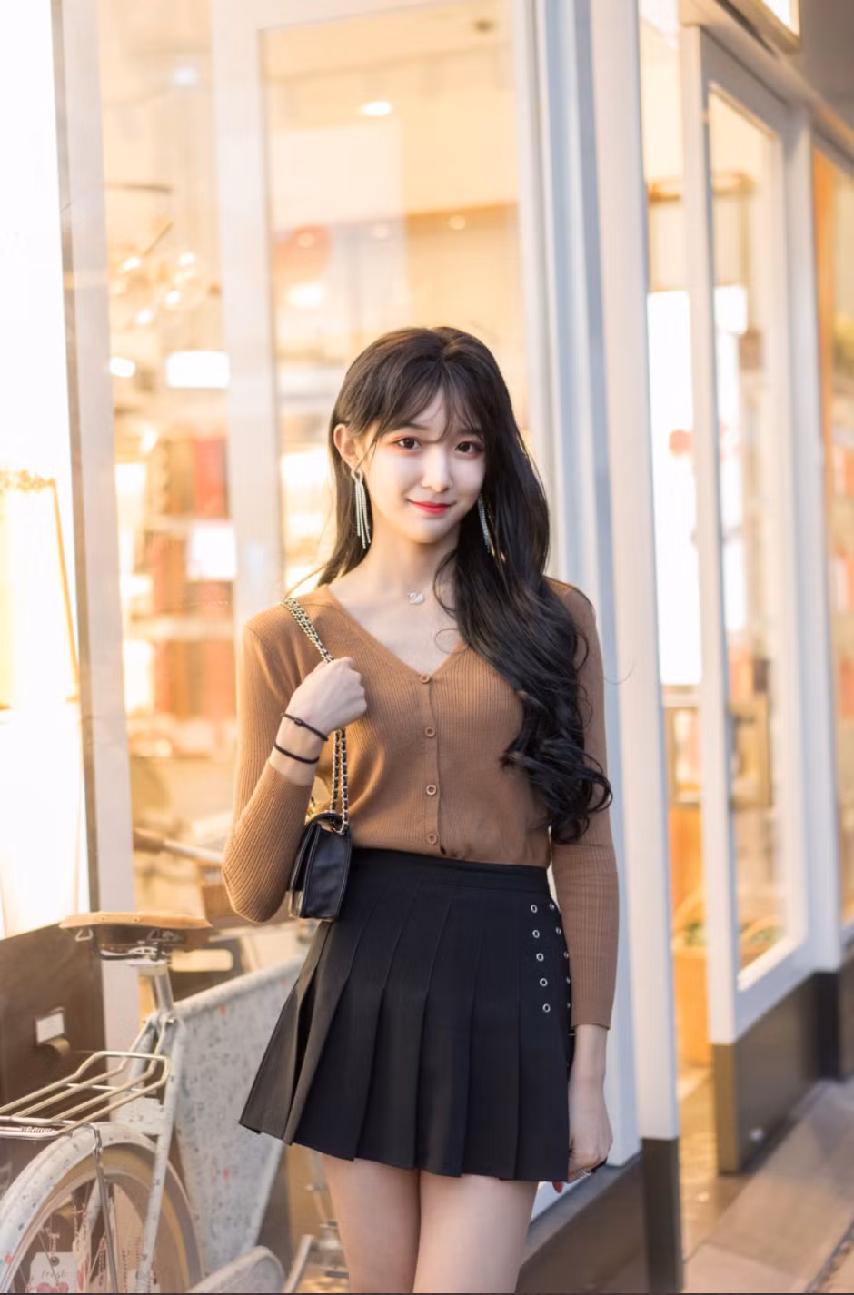 Sau này, khi đã xác định sự khác biệt của mình, cô nàng quyết định chuyển giới để sống đúng với bản thân.