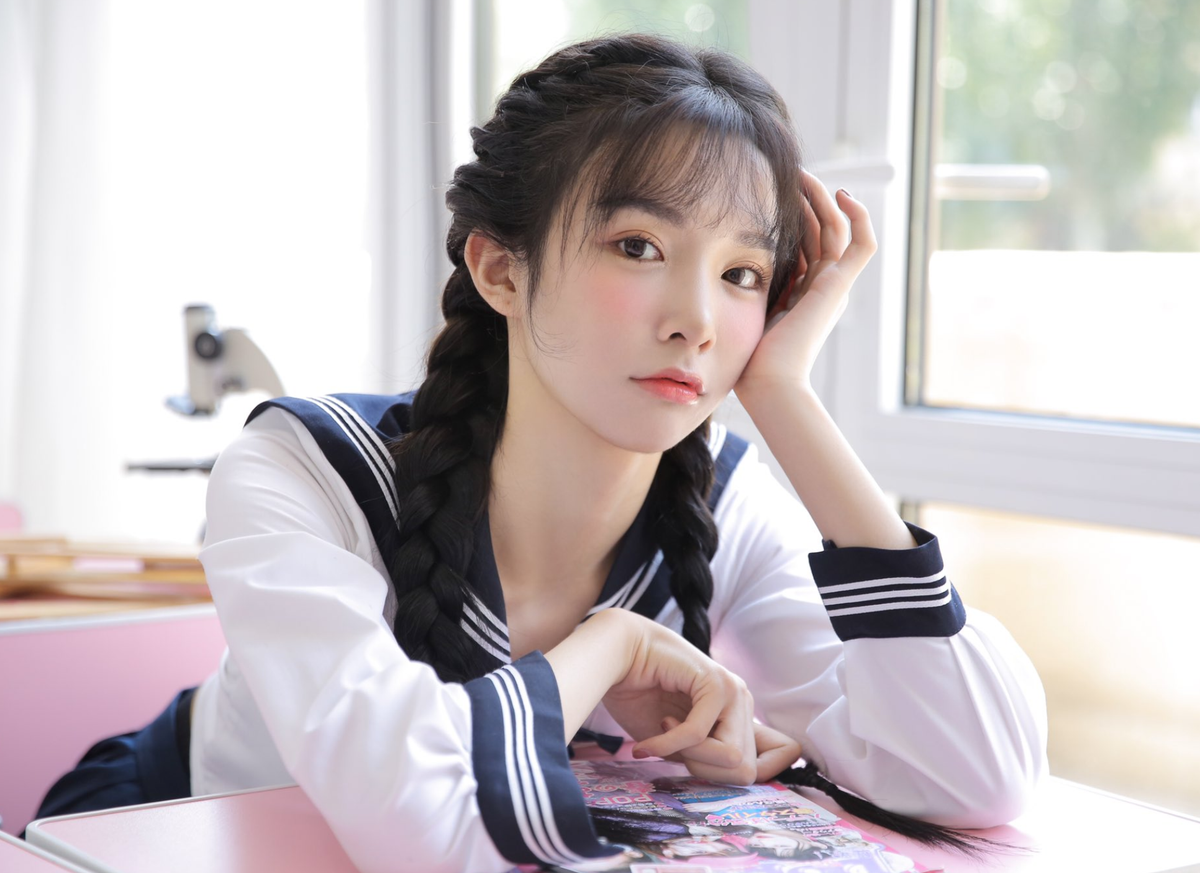 Trước khi chuyển giới, những màn giả gái ngoạn mục của Abbily khiến không ít cô gái phải ganh tị.