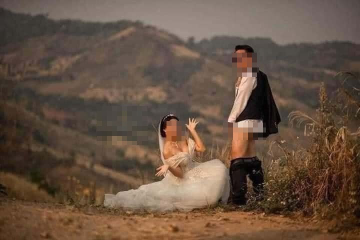 Dù khoác lên mình chiếc váy trắng lộng lẫy, khoác lên mình bộ vest lịch lãm nhưng cô dâu chú rể lại lại khiến cư dân mạng phẫn nộ bởi hành động không hề đẹp chút nào.