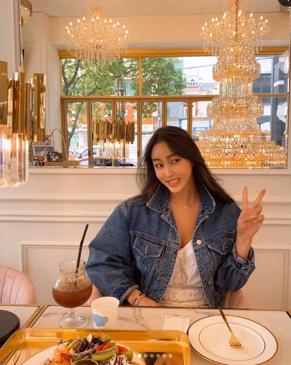 Trong những khuôn hình quảng cáo, cô càng tỏa sáng và nhận được sự ủng hộ nhiệt tình từ fans.