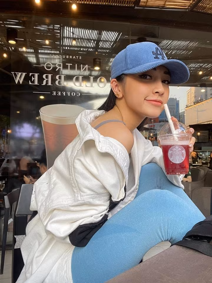 Jessie Lương là gương mặt thuộc thế hệ rich kid 9x nhận được sự chú ý nhờ ngoại hình đẹp và độ chịu chơi nổi tiếng.