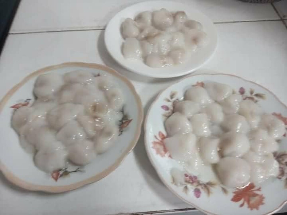 Việc quá tay khiến vỏ bánh và nhân bên trong bị nhão nhoét là điều mà không ít bạn đã gặp phải khi làm bánh trôi Tết Hàn Thực.