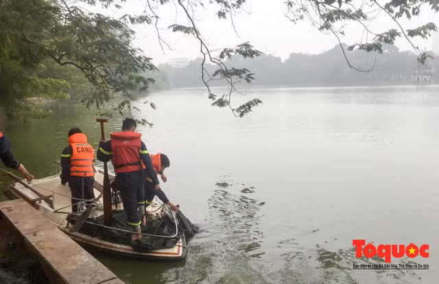 Boi ra thap Rua, thanh nien nghi “ngao da” tu vong-Hinh-2