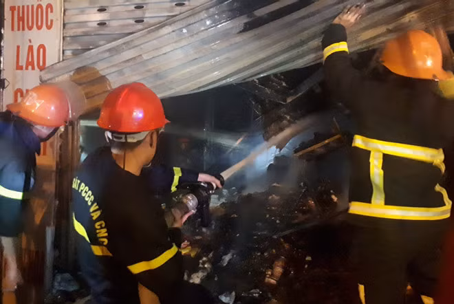 Chay cho dau moi lon nhat Thanh Hoa giua dem lanh-Hinh-2