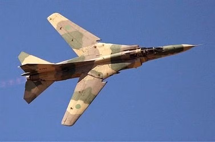 Ngoài ra MiG-23-98 còn được cho là có khả năng kết nối, chia sẻ dữ liệu mục tiêu cùng với MiG-29SMT hay Su-35S, điều này đặc biệt có giá trị khi các tiêm kích trên của không quân Nga được xác nhận đã có mặt tại Libya.