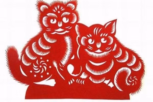 Mão: Giờ tốt của tuổi Mão hôm nay là giờ Tuất (19h - 21h). Màu sắc may mắn của bạn là màu đỏ son.