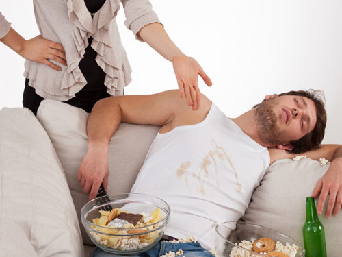 Chất lượng giấc ngủ suy giảm gây tình trạng uể oải, khiến bạn không muốn đụng tay tới việc gì. Đây chính là căn nguyên giải thích sự lười biếng của những người uống rượu.