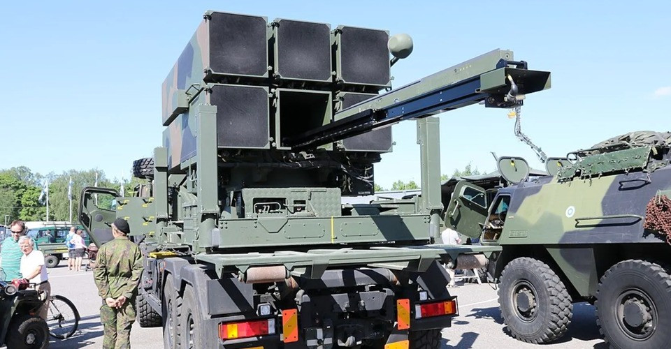 Phiên bản mới nhất của tên lửa AMRAAM là AIM-120D với tầm xa 160 km bị nhận xét khó có thể được phương Tây cung cấp cho Kyiv - chúng sẽ dừng lại ở các biến thể trước đó với phạm vi tác chiến trong khoảng 50 km.