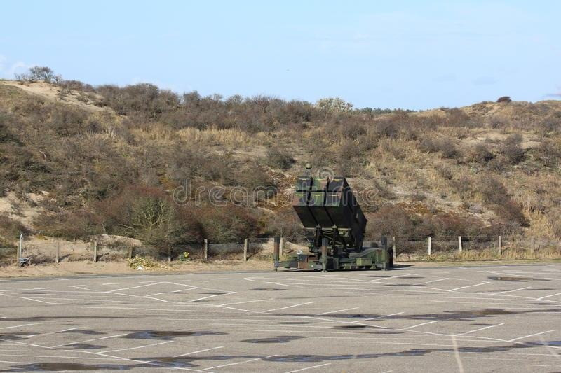 Ông Khodarenok nhấn mạnh, nếu bộ cảm biến nhận thấy sự tiếp xúc với radar thì hệ thống dẫn đường trên tên lửa hoạt động không ổn định - nó đi xuống, lao lên rồi quay lại, tức là không thể bắn trúng mục tiêu.