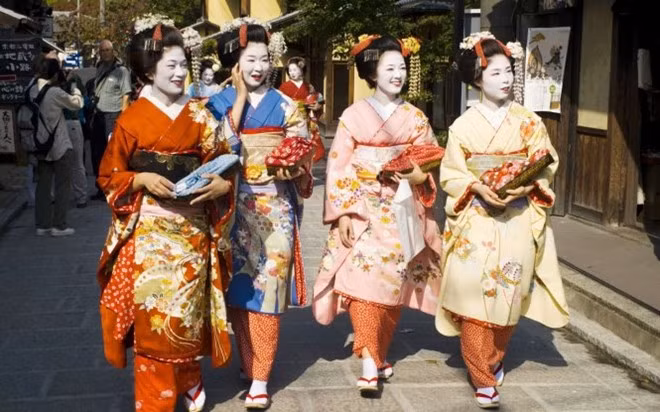 Trang phục truyền thống Kimono, Nhật.