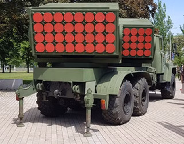 Tổ hợp Cheburashka sử dụng kết cấu 2 giàn phóng nối tiếp, cơ số đạn rocket phân bổ cho mỗi giàn là 32 quả, tức là tổng số lượng đạn mà hệ thống Cheburashka mang theo lên tới 64 quả.