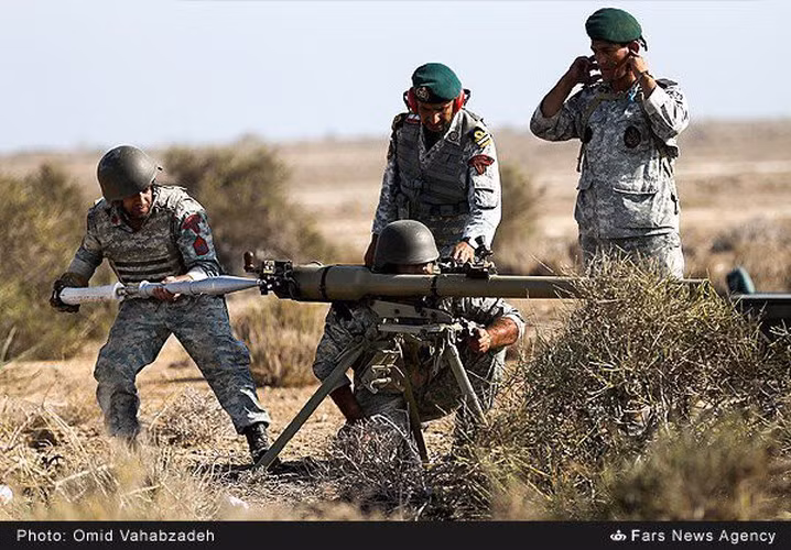 Khai hỏa đạn phóng lựu của pháo SPG-9 được thực hiện bởi bộ phận cò - kim hỏa điện cơ. Đồng thời, ở bộ phận cò kim hỏa còn có bộ phận chống nổ sớm, khi chưa đóng hết khóa nòng.