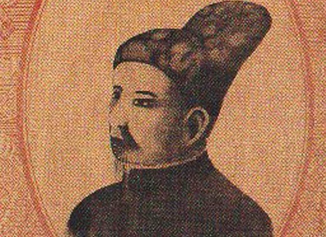 Năm 1802, Nguyễn Phúc Ánh lật đổ hoàn toàn nhà Tây Sơn, lên ngôi vua lấy niên hiệu Gia Long. Sau đó một năm, bà được lập làm vương hậu và năm 1806 thì được phong làm hoàng hậu.