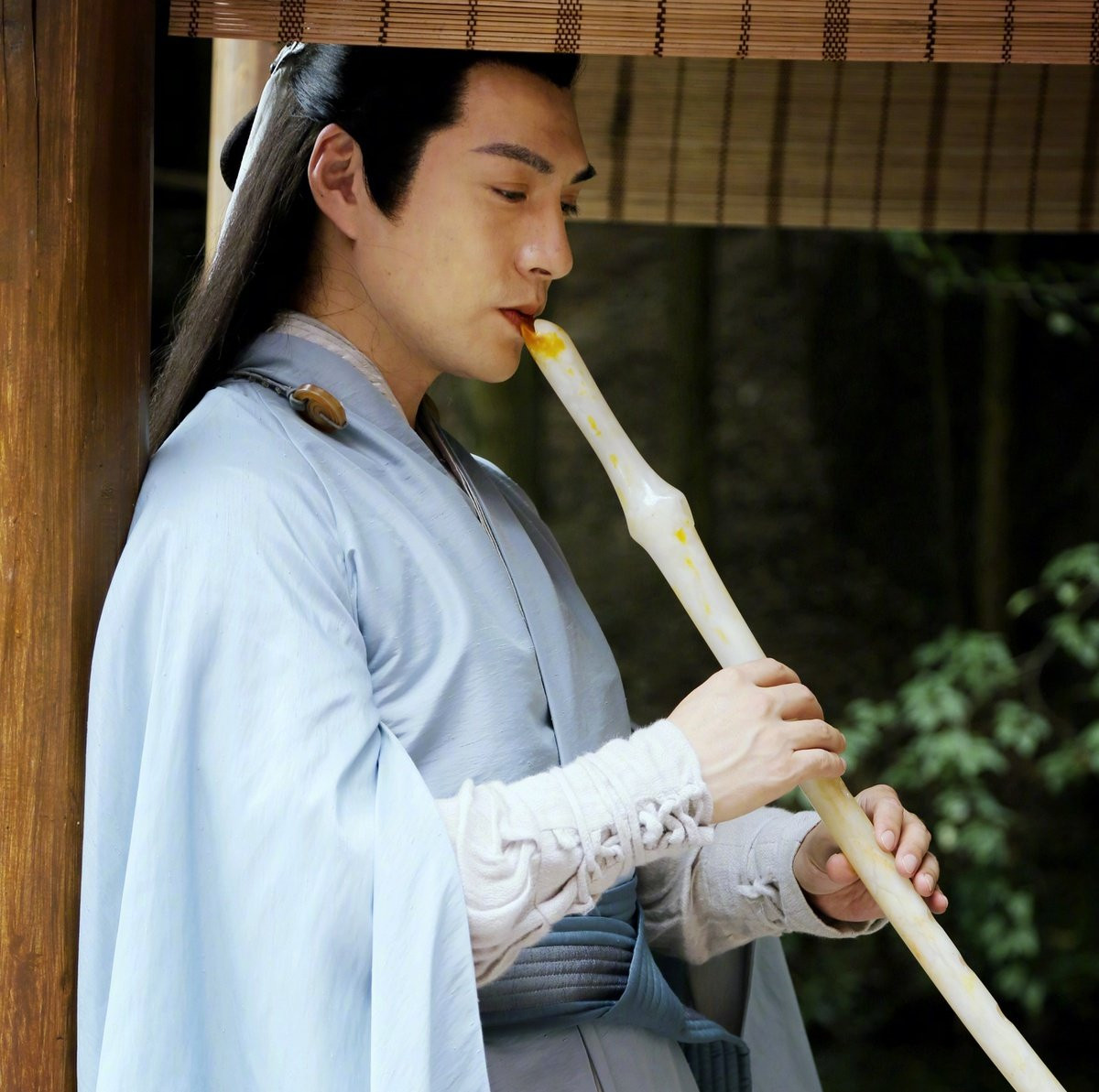 Kiem hiep Kim Dung: Hoang Duoc Su loi dung vo gay tranh cai-Hinh-2