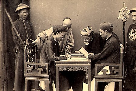 Trong đó, lĩnh vực giáo dục được đánh giá mang tính tiên phong, toàn diện, vừa có tính hệ thống, vừa mang tính cụ thể và thiết thực với ba chủ trương nổi bật: chủ trương phê phán hư học; chủ trương thực học; chủ trương học tập nền giáo dục phương Tây.