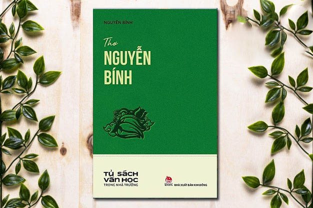 Nguyễn Bính là nhà thơ hiện đại cũng là một thi sĩ giang hồ từng dạo khắp đó đây trên cả nước, lập nghiệp văn chương cả ở hai miền Nam – Bắc. Cuộc đời ông là sự long đong, đi khắp nơi, nay đây mai đó, bất định và nghèo khổ.