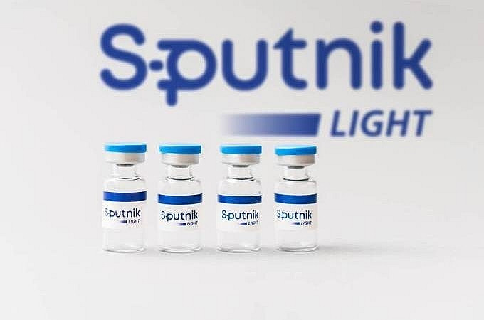 Vaccine Sputnik Light khac gi Sputnik V… duoc nhap ve Viet Nam?