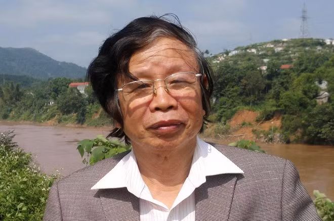 Moi tinh tuoi doi muoi cua nha tho Nguyen Phan Hach trong “Hoa sua“-Hinh-2