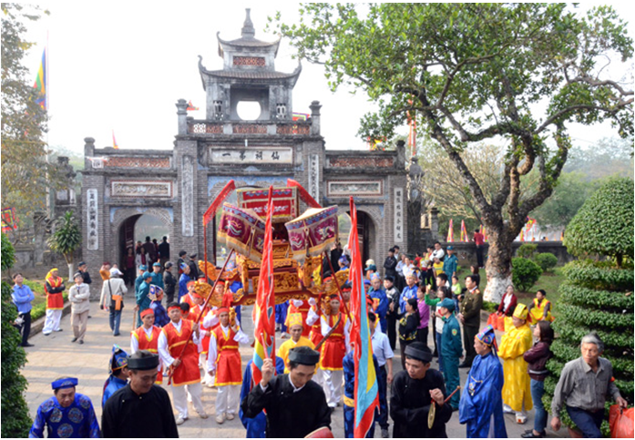 TS. Richard A. Engelhardt, nguyên là chuyên gia tư vấn khu vực về Văn hóa vùng Châu Á Thái Bình Dương của UNESCO cho biết, ông ấn tượng bởi kiến trúc thành nhiều lớp được tạo nên bằng đất, hệ thống hào và kênh mương, dựa trên hiểu biết về địa thế và sông nước, thể hiện tài năng quy hoạch địa hình đầy tiên tiến và đổi mới sáng tạo thời kỳ bấy giờ.