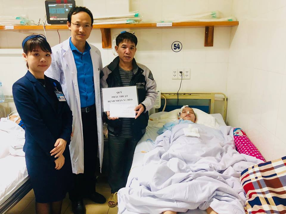 Xuyên suốt cuốn sách là những câu chuyện, những mảnh đời người bệnh đi cùng bác sỹ với nhiều cung bậc cảm xúc khác nhau để qua đó học cách sống một cuộc đời thật ý nghĩa, tử tế.